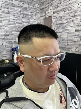 8番館 ファッションボウズスキンフェードスタイル