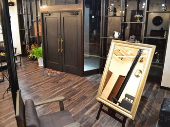 アルマ(alma hair&relaxation)の写真/こだわりの上質空間で特別なひとときを。一席のみの完全プライベートな店内でのサロンタイムを過ごして。