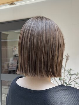 リビュー(re view) 《re view MIRU》ヘイリーボブ/モカベージュカラー