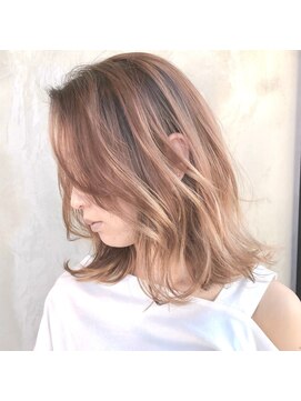 ギークス(GEEKS) 【GEEKS渋谷】デザイン/初ブリーチ/ハイトーン/ベージュ/小顔/夏