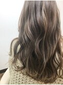 スモーキーアッシュ細めハイライトナチュラルくびれヘア