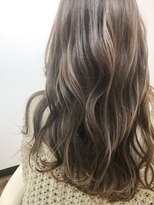 トゥルートラスト アン 下石田店(True Trust un)&nbsp;スモーキーアッシュ細めハイライトナチュラルくびれヘア