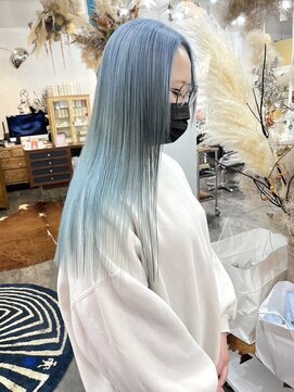 ロマーリ(LOMARLIE) 20代30代ロングハイトーンアッシュデザインカラー岡山ブリーチ