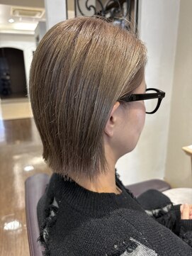 ミルクティーベージュ