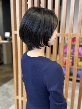 重めの大人フェミニンショート　　五十嵐