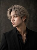 20代韓国風センターパート×メンズカラー×ブリーチ