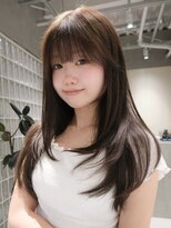 テクネ 天神大名(techne)&nbsp;天神大名今泉ハッシュカットバタフライカットグレーアッシュヘア