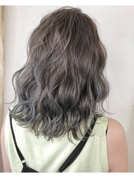 ヴィークス ヘア(vicus hair) 秋髪「パールブルージュ×バレイヤージュ」by 田渕 英和