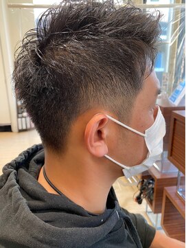 ウィル 京橋店(WiLL) 20代30代40代★韓国風2ブロック刈り上げフェードカット
