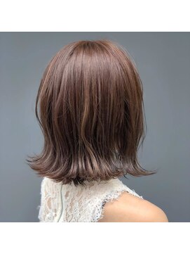 プレイスインザサン(PLACE IN THE SUN) 【花本】くびれミディ 外ハネボブ ウルフボブ ひし形シルエット