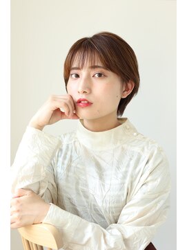 エクリ 麻布十番(equri) ミントアッシュが可愛い大人小顔ショート