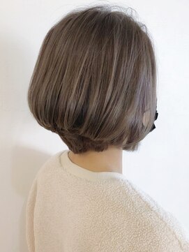 リコ(LIKO) 大人きれいめボブ☆重めシルエット/ハイライト/ローライト