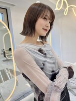 アイユー(ii+U)&nbsp;大人ボブ　外ハネボブ　ベージュカラー