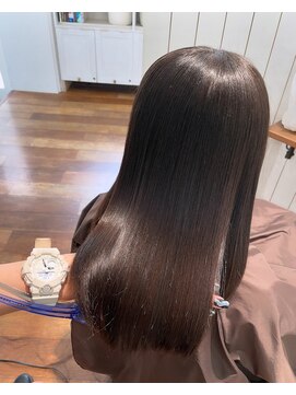 イムア(i mua) 艶髪 × ナチュラルストレート