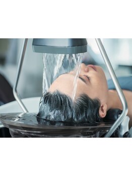 フルフラットシャンプー台完備★ファインバブルで頭皮環境を整える◎贅沢な癒しの時間をお過ごしください♪
