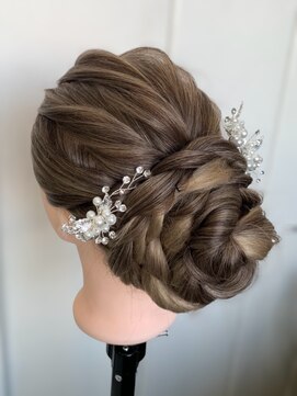 アヴソリューク(Absoluk) シニヨン 和装洋装 イベント お呼ばれ