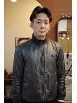 エディ(Edy) メンズセンターパートニュアンスパーマコンマバング韓国ヘア岡山