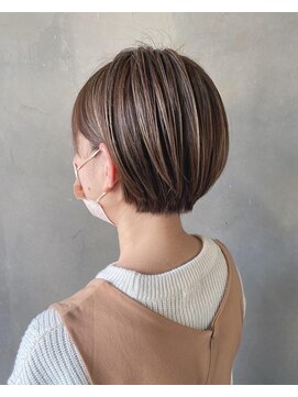 シェリー(Cherie) ハイライトショート