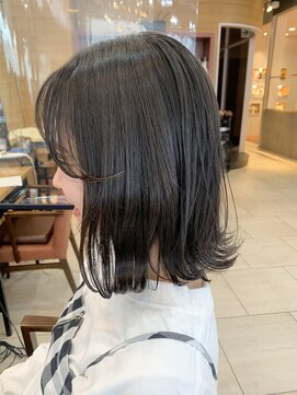 アンガーデン(Une GARDEN) 外ハネボブ/イメチェン/美髪/ワイドバング/顔周り/グレージュ