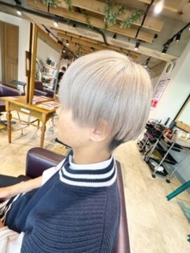 トゥルース 獨協大学前店(Hair&Make TRUTH) 艶　ホワイトベージュ