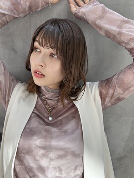 トリッカ 代官山(tricca) 【tricca代官山】外ハネレイヤー/ミディアムレイヤー