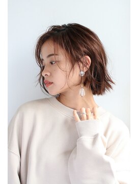 テラス 寝屋川(Terrace) 小顔カットオリーブカラーくすみカラー切りっぱなし20代30代40代