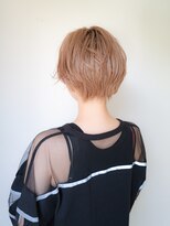 フローラビューティーヘアー(Flora Beauty Hair) ハイトーンショート