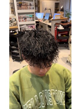 クオンヒール 堺筋本町店(QUON HEAL) スペインカール/スパイキーショート/フェザーパーマ/刈り上げ