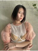 フェザーバング　ワンレンボブ　センターパート  かきあげ前髪
