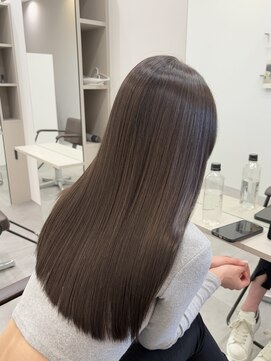 ユエン(YUEN) グレージュ