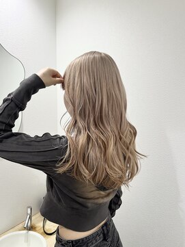 モニカ 栄店(MONIQA) ミルクティーベージュ