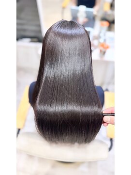 イルヘアーライラ(illu hair LILA) 極艶ストレート