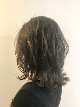 コクウ(cokuu) 【cokuu】★小顔ミディアム　ウルフレイヤー　ゆるふわ巻き★