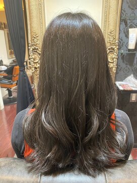 ローレン(LOREM) くすみグレージュ/抜け感ロング/レイヤーカット/グレイッシュ