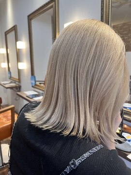 プティアミ(petite amie) 外ハネボブ×ハイトーンカラー