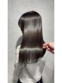 エラ(Ella) 鏡のようなツヤとまとまり圧倒的美髪ストレート