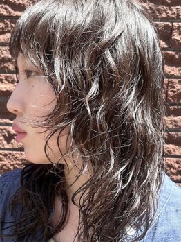 メイカ(MEIKA)の写真/＜カット+パーマ+髪質改善トリートメント ¥12100＞圧巻のデザイン力であなたの理想を叶えます☆