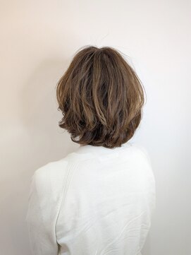 アヤラ オーガニックアンドスパ 東船橋店(AYALA) 【佐藤哲朗】白髪ぼかしハイライト/パーマヘア/ショートボブ