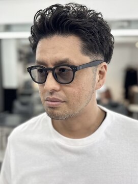 ミキ 中崎(MIKI) フェザーパーマ/40代男性カット/刈り上げショート