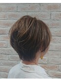 ハイトーンの丸みショートヘア◎20代30代40代50代