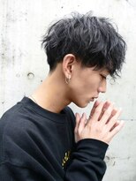 ツーブロック/波打ちパーマ/黒髪