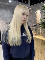 イコ(.ico)&nbsp;30代40代ダークアッシュ黒髪ボブウルフネビージュ小顔金髪