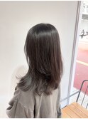 柔らかい女性らしいヘア