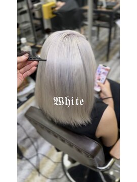 アフューズバイストゥー(Vfuse by StueW) 透明感あふれるホワイト^_^