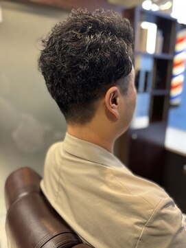 強めパーマスタイル