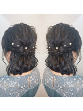 シーデン(C-den) ウェーブツイストハーフアップ☆