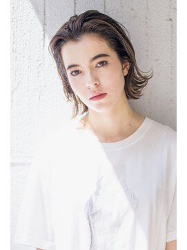 ピズム(PISM) 外ハネエアリー耳かけイメチェンボブ/フォギーベージュ