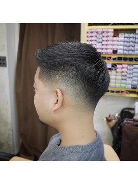 ダンブライズバーバー(DAN BRISE) スキンフェード