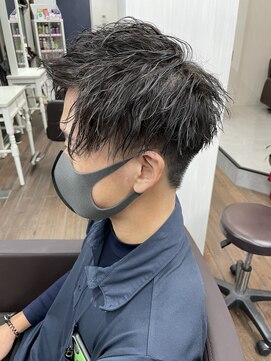 ウェグ 難波(WEG) ツイストパーマ/刈り上げ/ショート/ビジネススタイル