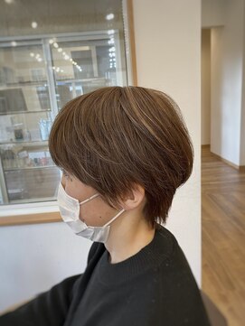 ロルド シェリ(Rold Cheri) 脱白髪染めハイライトショートカット